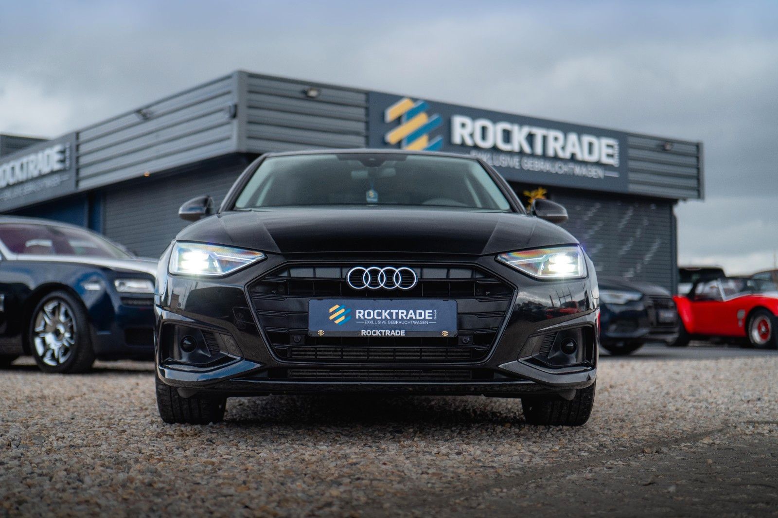 Fahrzeugabbildung Audi A4 Lim. 40 TFSI advanced Sport *DAB*LED*ACC*