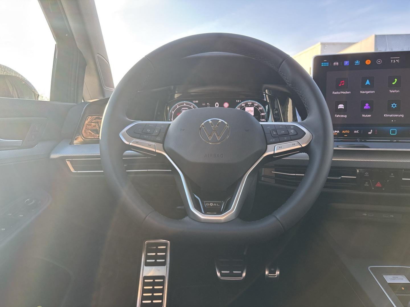 Volkswagen Golf GOAL 1,5 eTSI AHK-el. klappb. Digitales Coc, миниатюра 9