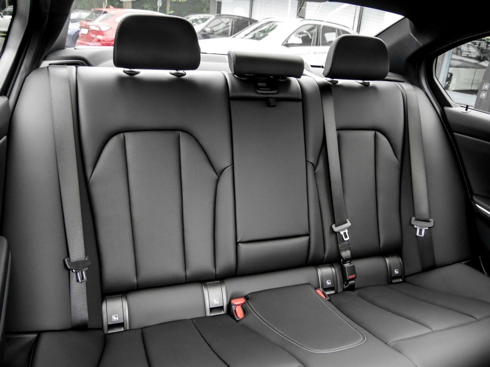 BMW 318 - Bild 4