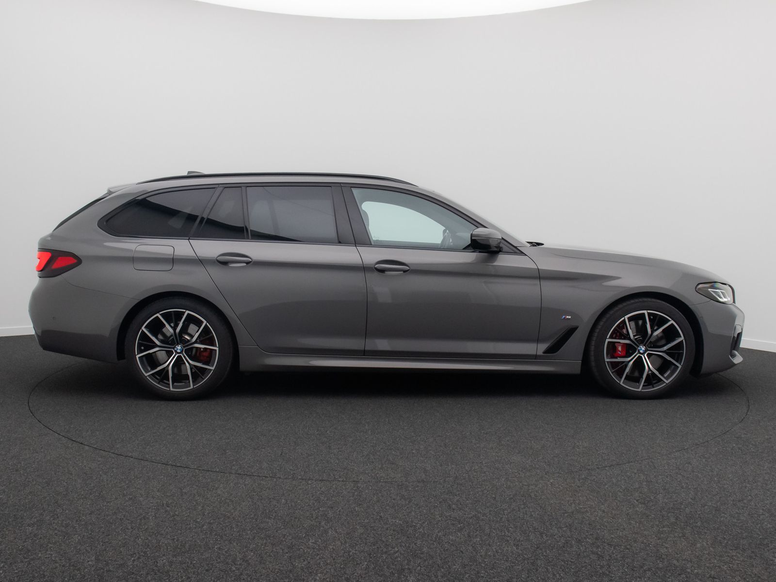 Fahrzeugabbildung BMW 540i xD M Sport Kamera DAB H/K Lenkrhzg Alarm