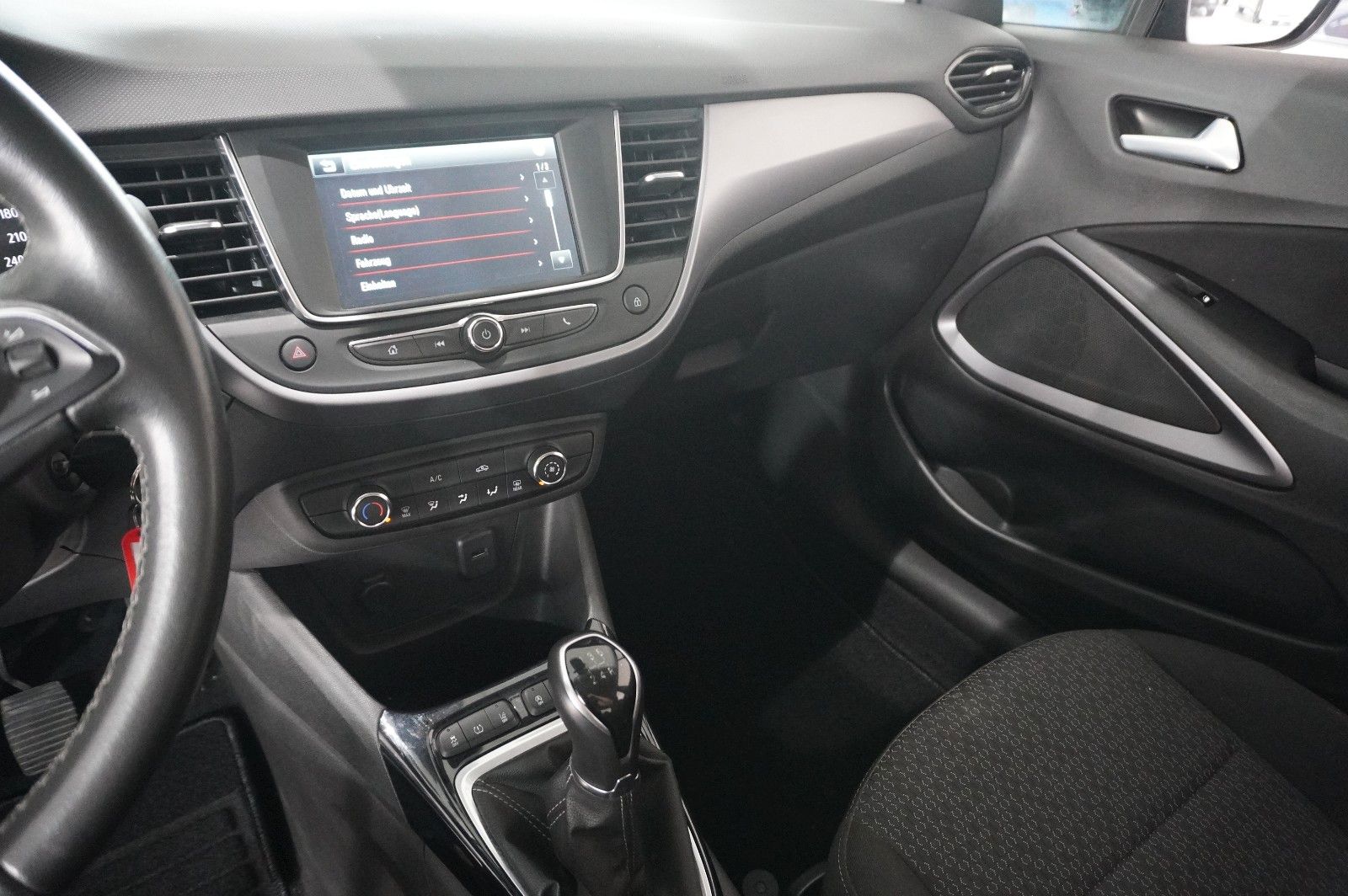 Fahrzeugabbildung Opel Crossland (X) 1.2 EDITION NAVI/LED/KAMERA/DAB+