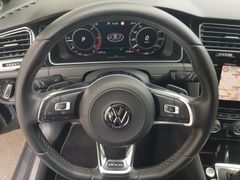 Fahrzeugabbildung Volkswagen Golf VII Variant GTD Navi LED SiHz RFK ACC AID