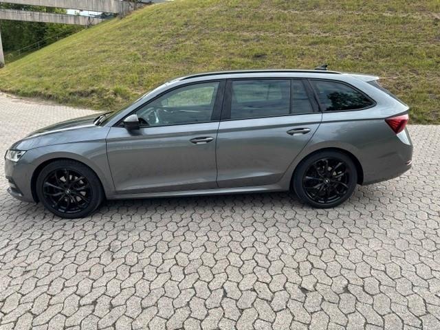 Skoda Octavia Style Sport 4x4 AHK Matrix