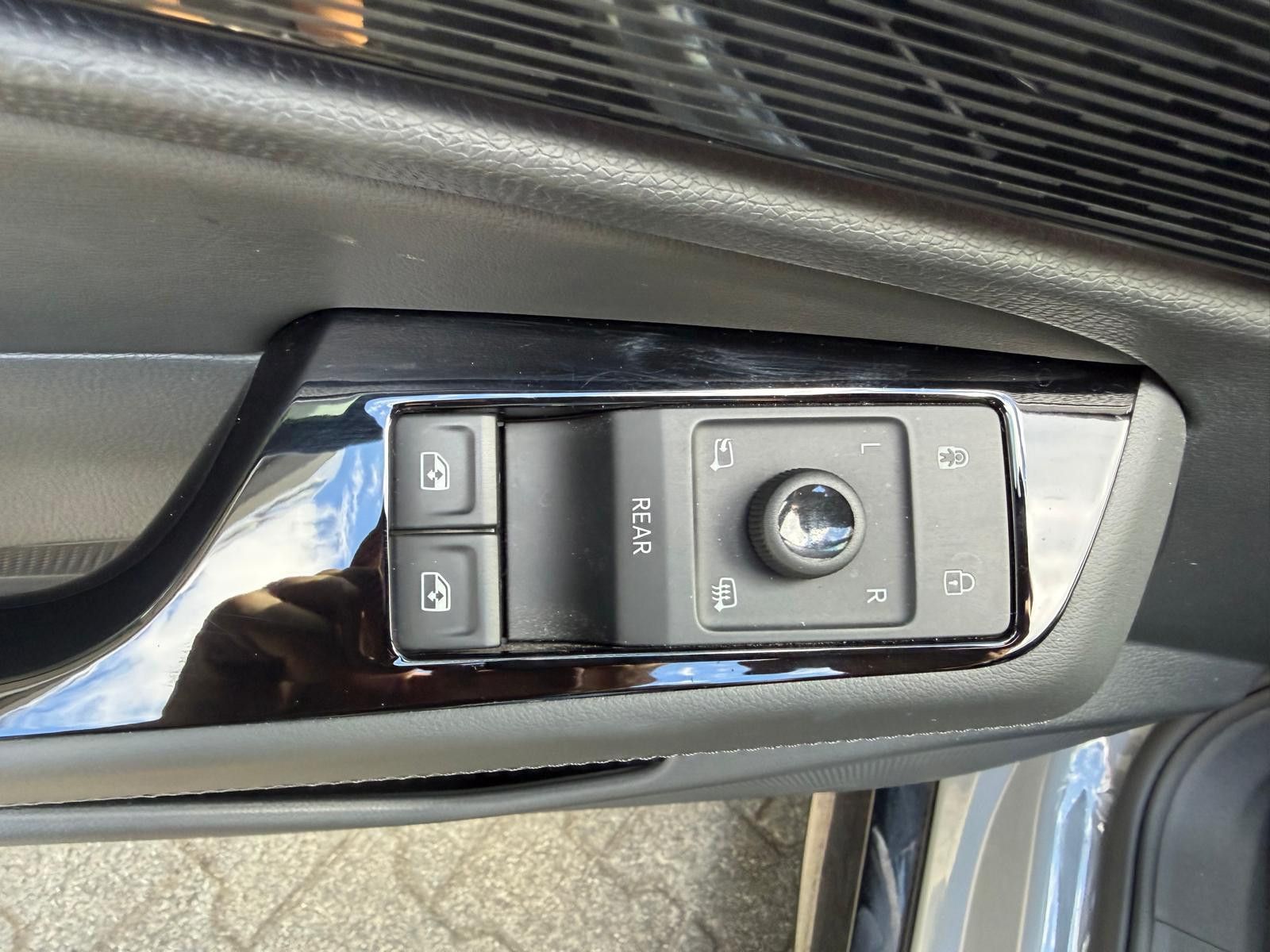 Fahrzeugabbildung Volkswagen ID.7 Pro >IQ.LIGHT+HEAD+MATRIX+NAVI+SHZ+ACC+360+