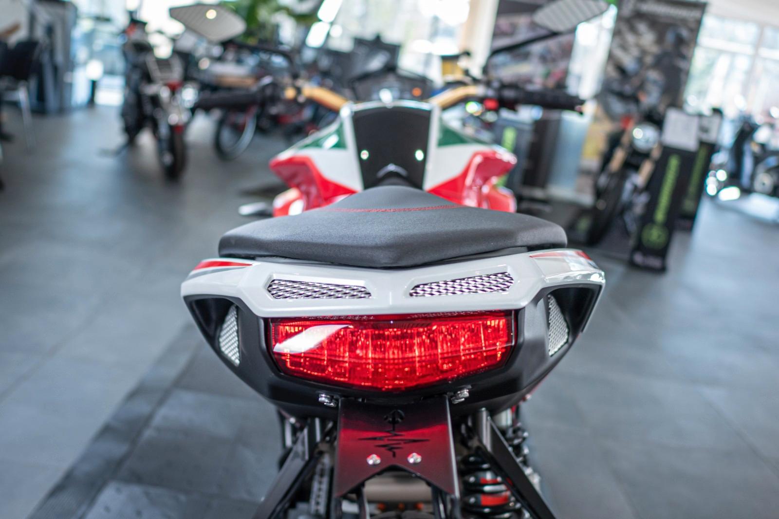 Energica Eva Ribelle RS Tricolore  EU2022, 36 Mo Garantie