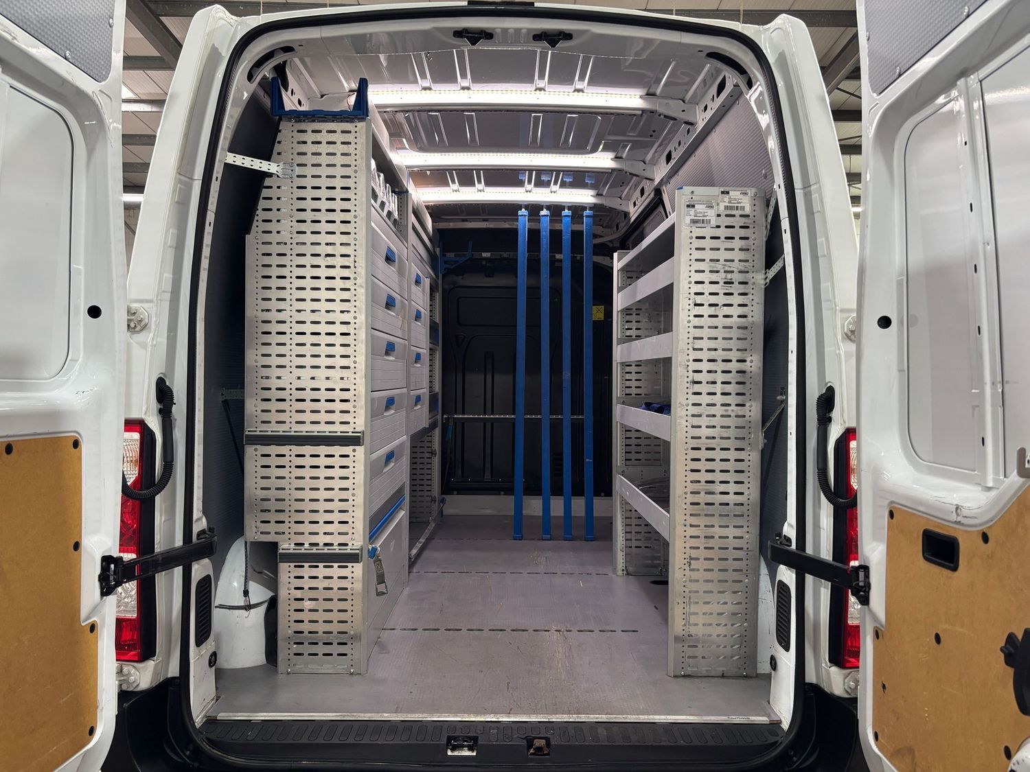 Fahrzeugabbildung Opel Movano 2.0D L2H2 3,5t #2x Sortimo#Klima#Kamera#N