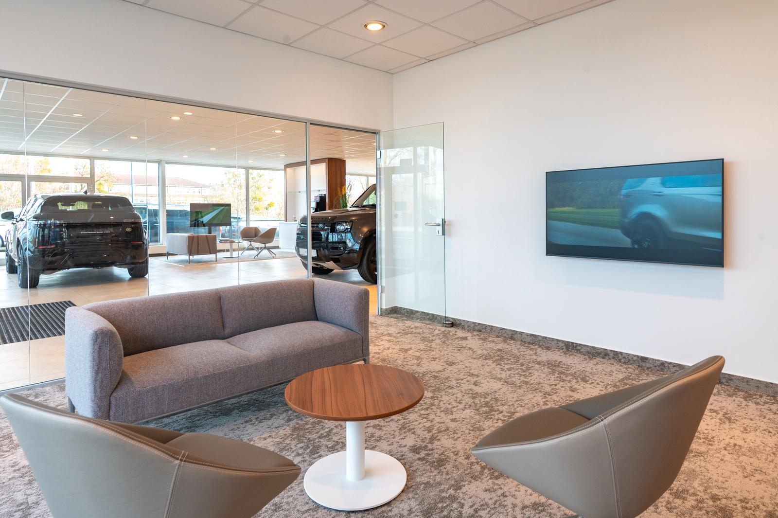 showroom-image-bottom