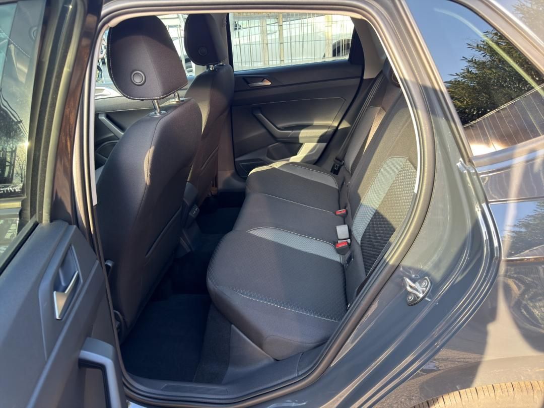 Fahrzeugabbildung Volkswagen Polo VI 1.0 TSI Active Navi,SHZ,Klimaaut.,PDC,LM