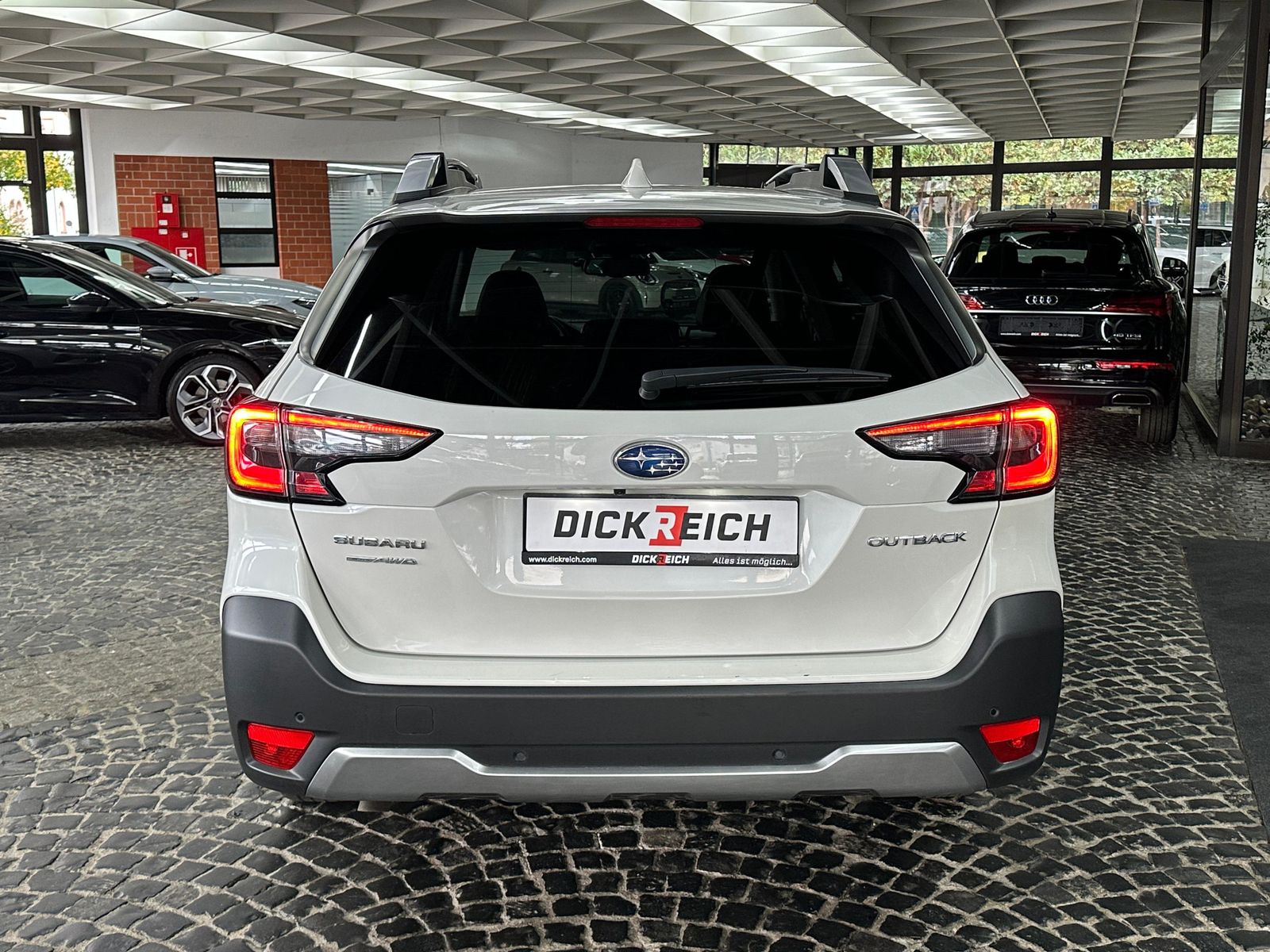 Fahrzeugabbildung Subaru Outback 2.5i Platinum EyeSight LED LEDER PANO TO