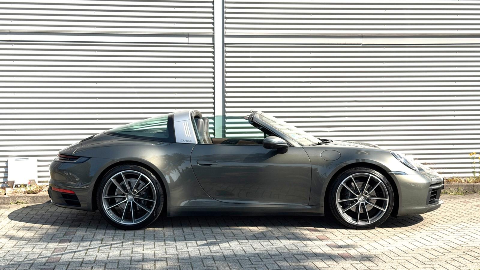 Porsche 992 Carrera 4 Targa Techart - Performance