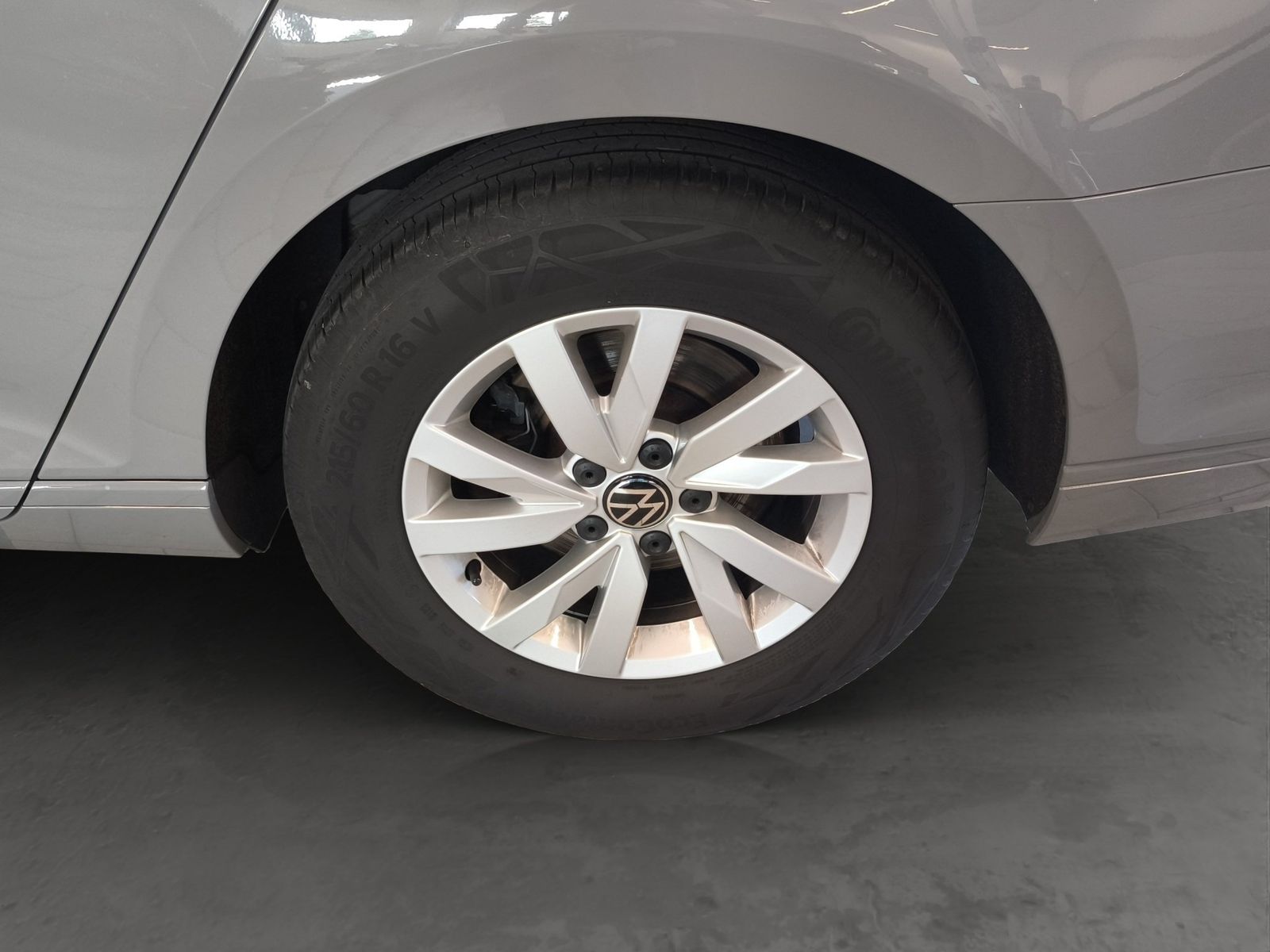 Volkswagen Passat Variant - Bild 8