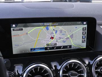 2021 Mercedes-BENZ EQA — миниатюра 17