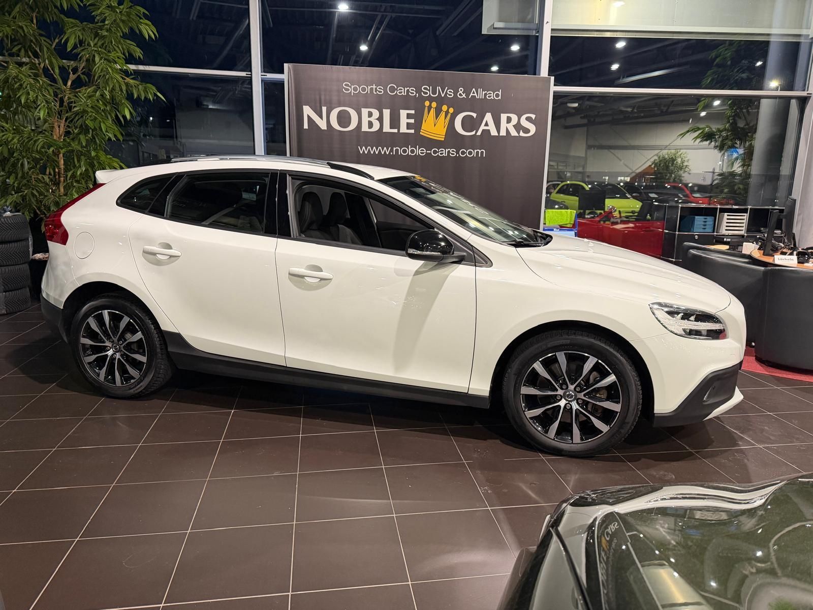 Fahrzeugabbildung Volvo V40  Cross Country Plus KLIMA LED NAVI ALU