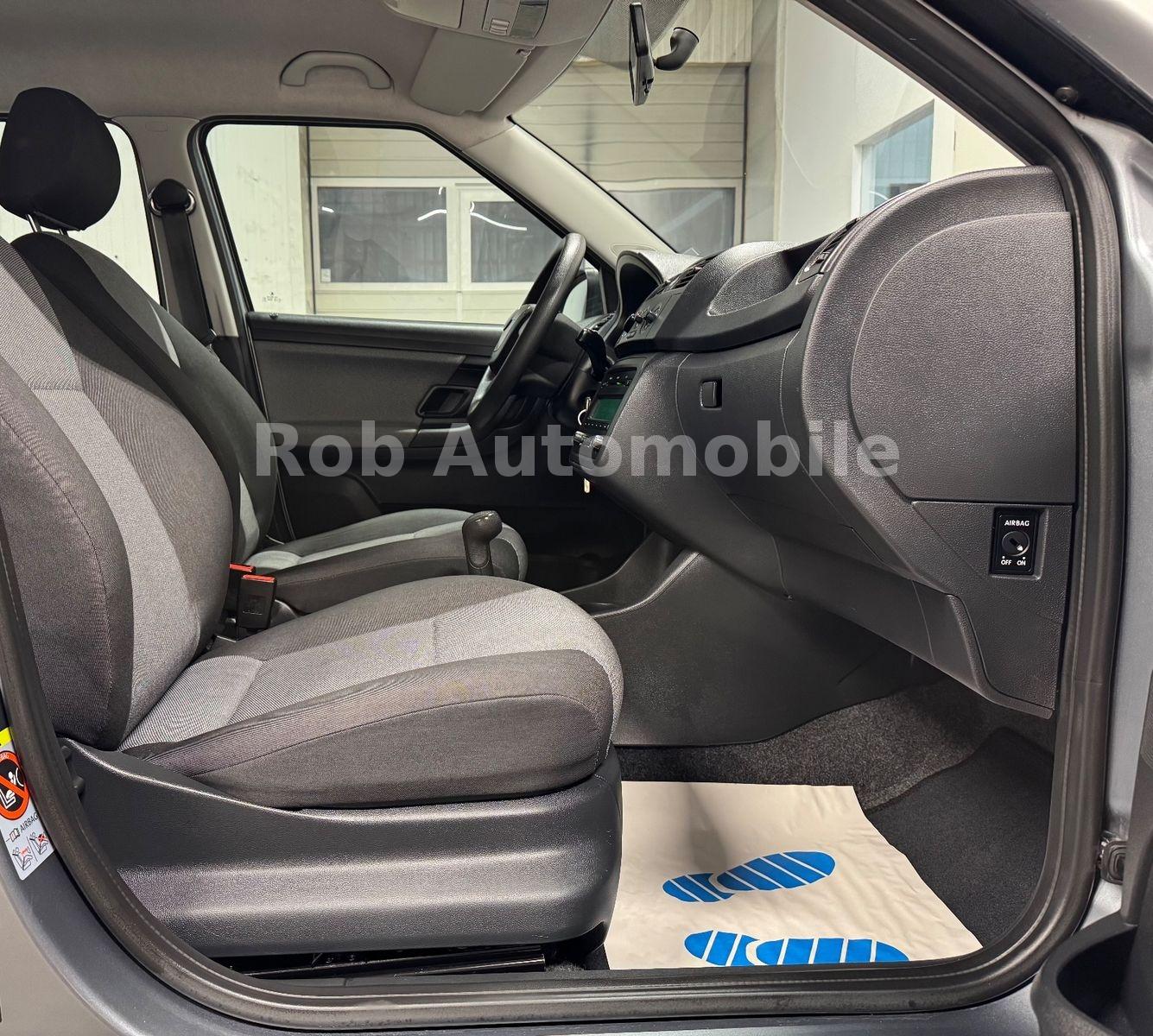 Skoda Fabia 2012 — photo 16