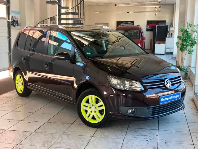 Volkswagen Touran 1.4 EcoFuel Life DSG Xenon ParkAssist