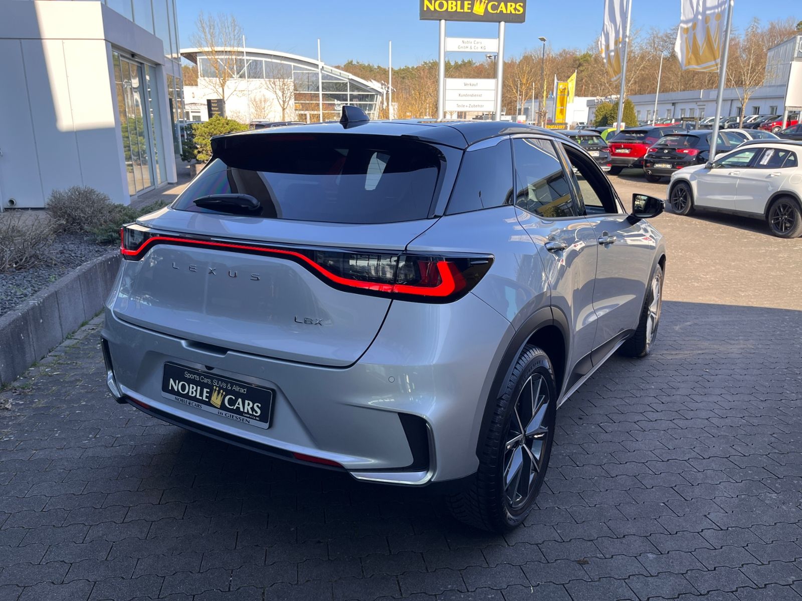 Fahrzeugabbildung Lexus LBX FWD Emotion LED NAV SHZ RFK 18"