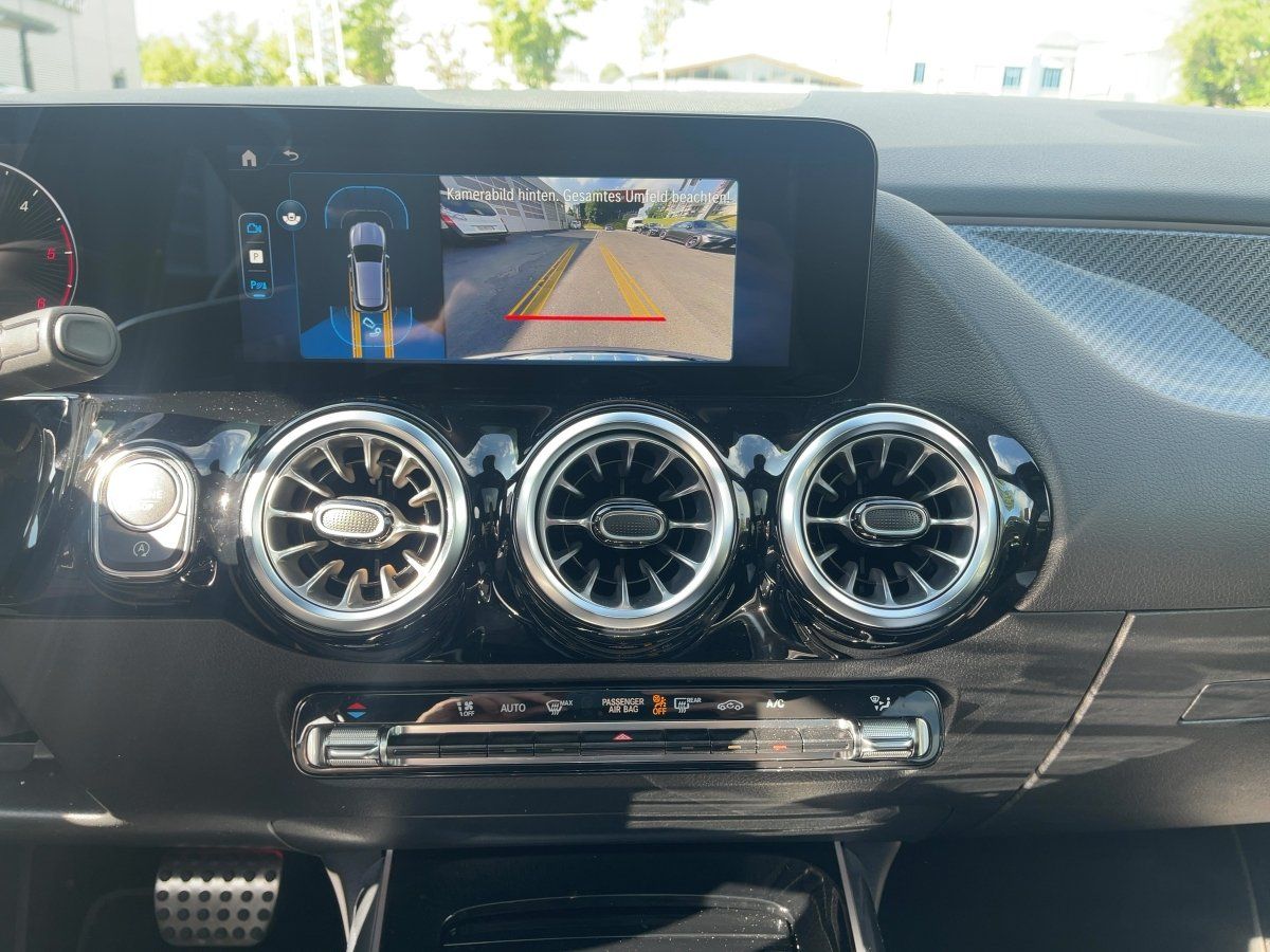 Fahrzeugabbildung Mercedes-Benz GLA 200 d AMG/Night/Pano/Kamera/AHK