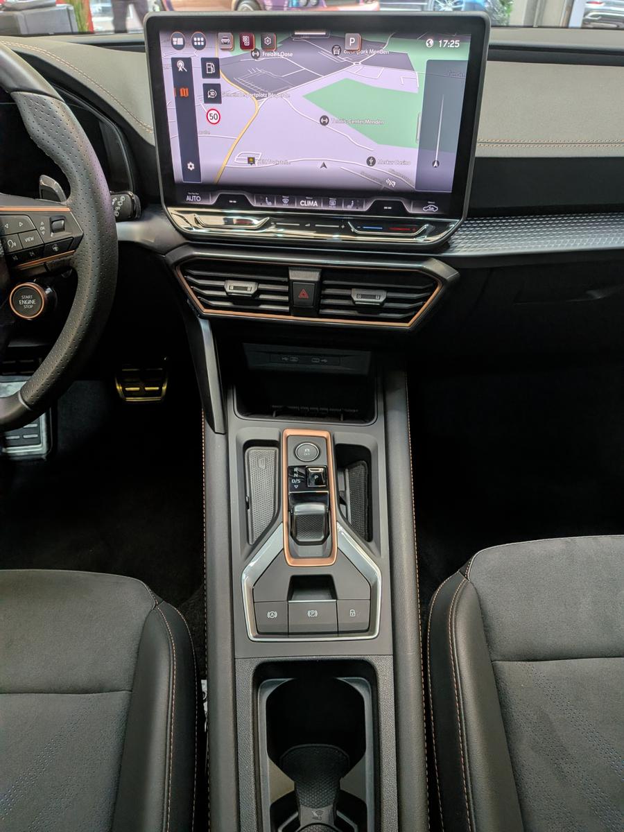 Cupra Leon 1.5 eTSI DINAMICA*MATRIX*ACC*PANO*AHK 5J-Ga