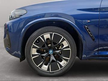 صورة 9 لـ 2024 BMW IX3