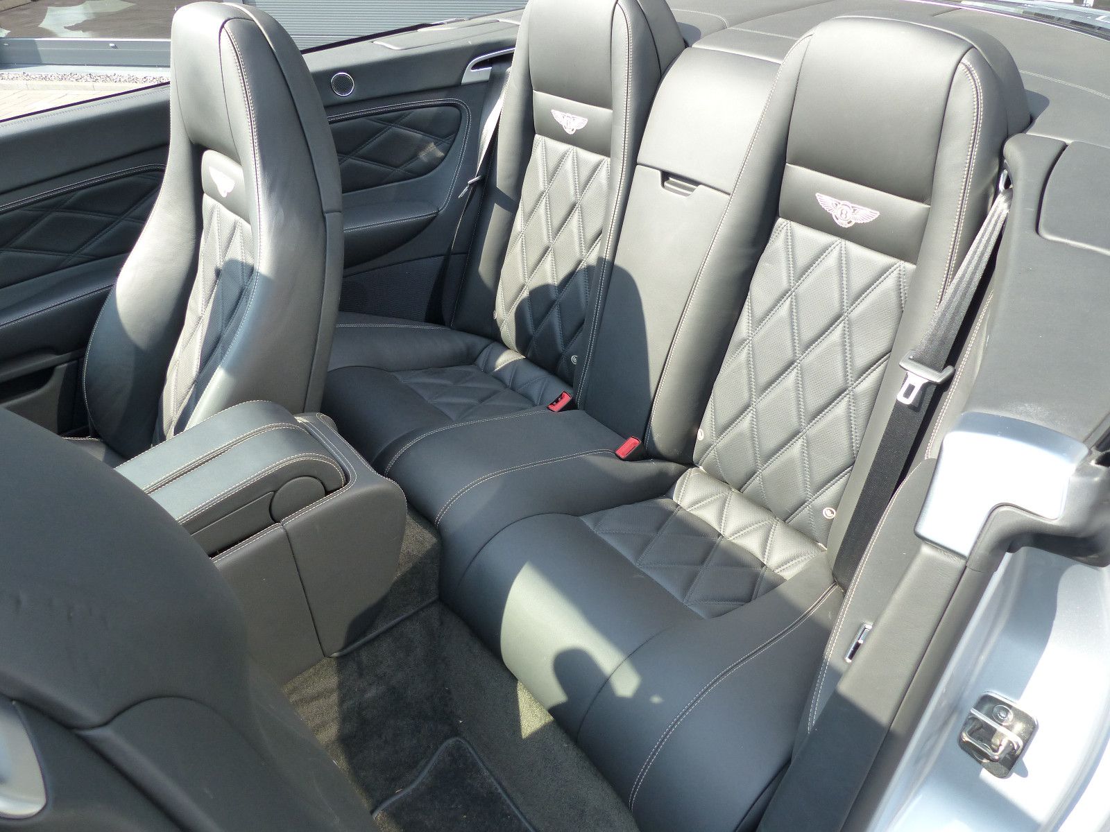 Fahrzeugabbildung Bentley Continental GTC W 12 Mulliner