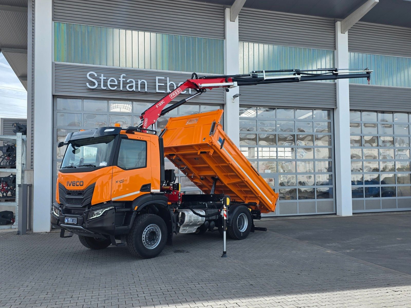 Fahrzeugabbildung Iveco X-Way AD190X54/P Fassi F125AC.1.24 Funk AHK