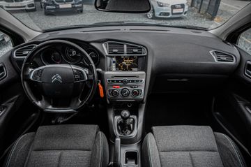 Fahrzeugabbildung Citroën C4 Lim. Selection 1.2  |NAVI|PDC|SHZ|KLIMAAUTOM.