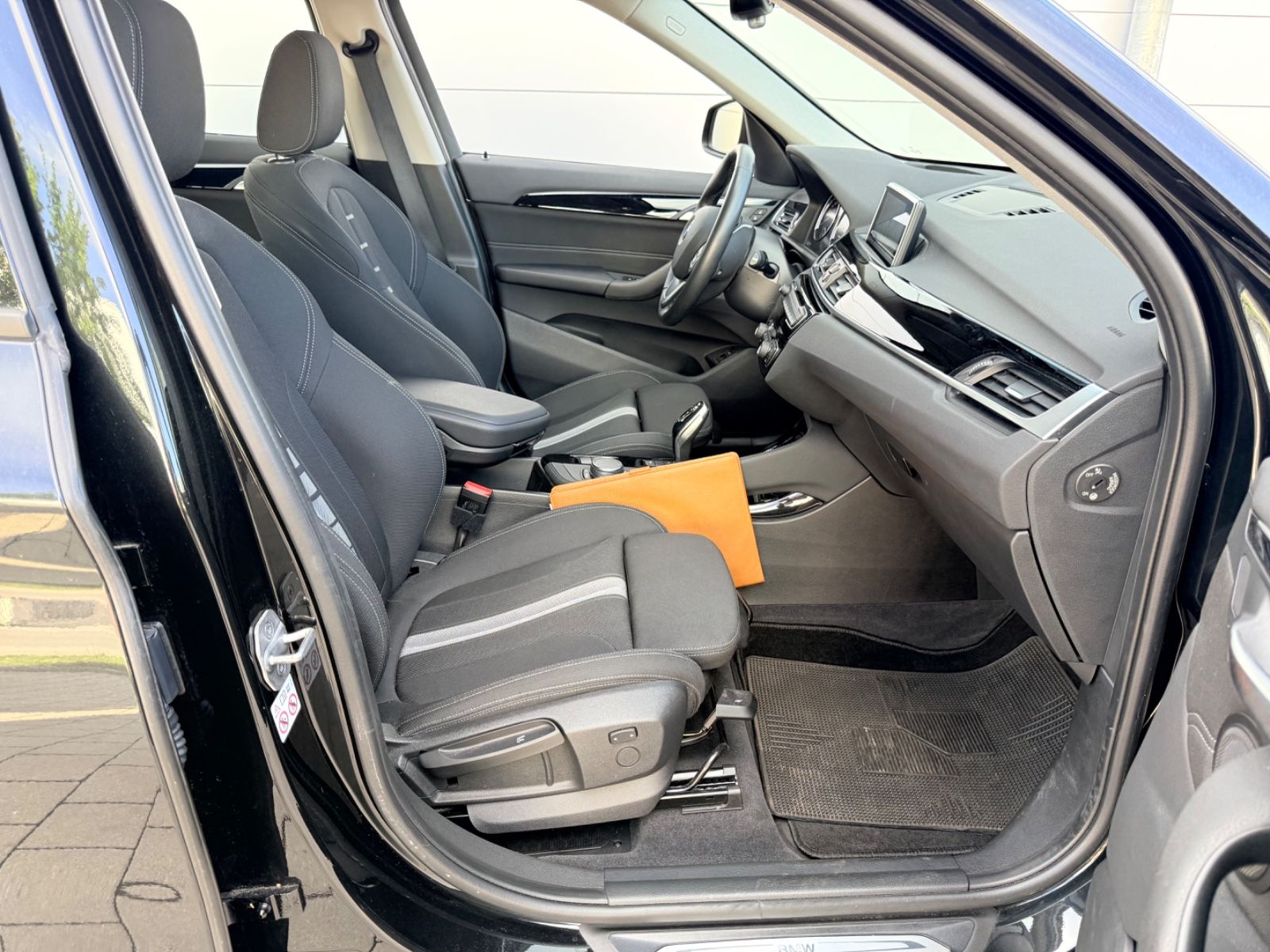 BMW X1 xDrive 25i Sport Line/Navi/LED/Head-UP foto 22