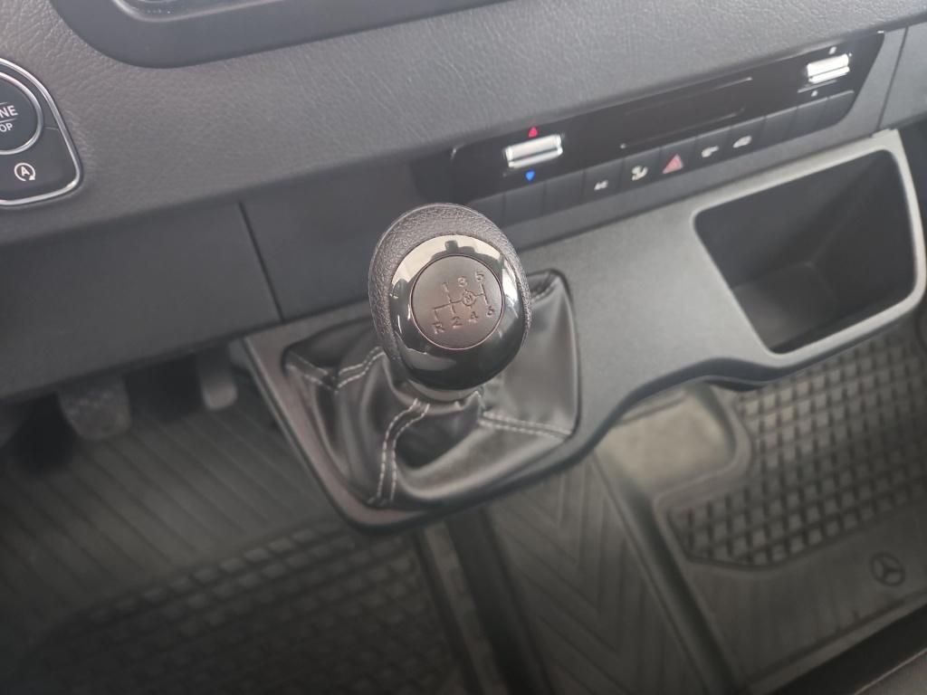 Fahrzeugabbildung Mercedes-Benz Sprinter 317 Kasten L2H2 3,5tAHK Schwingsitz SHZ