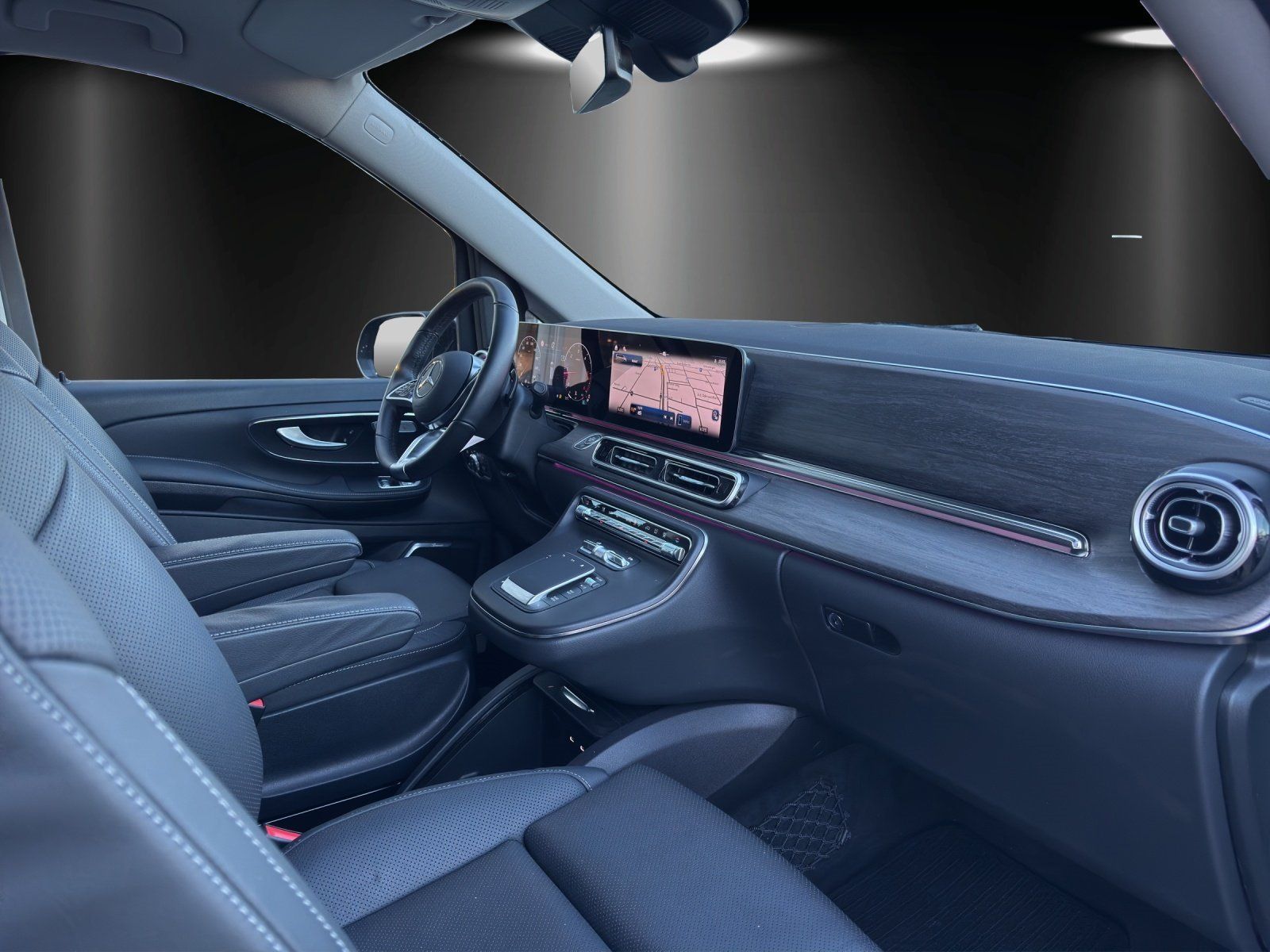 Fahrzeugabbildung Mercedes-Benz V250d L Avantg AIRMATIC Standhzg DISTRO Burm AHK