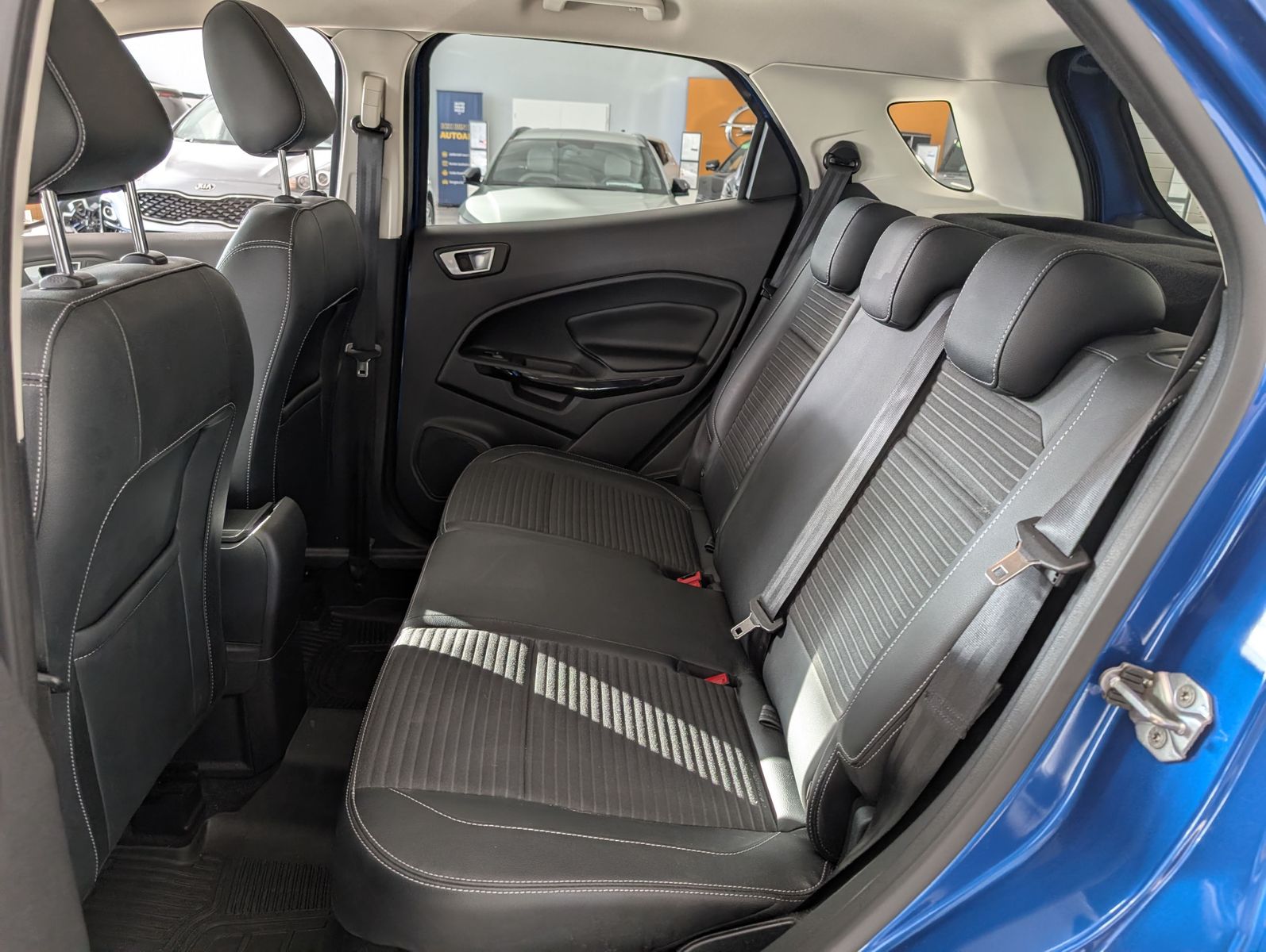 FORD EcoSport  1.0 EcoBoost Titanium Automatik Navi – Bild 9