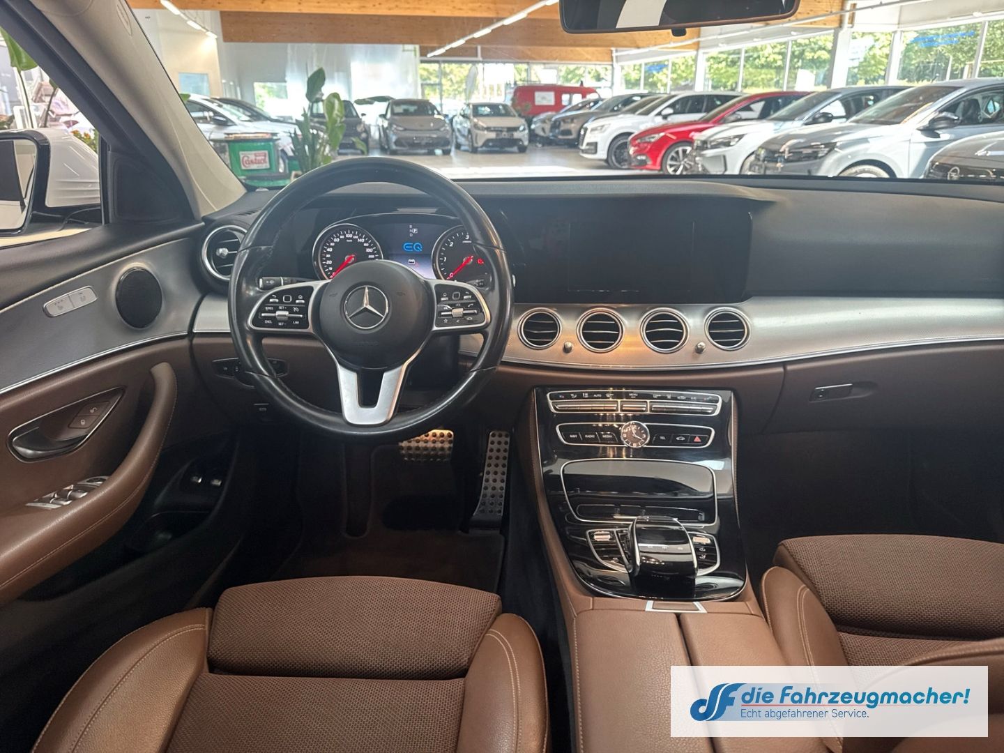Fahrzeugabbildung Mercedes-Benz E 300 T-Modell de Niveau Navi Digitales Cockpit