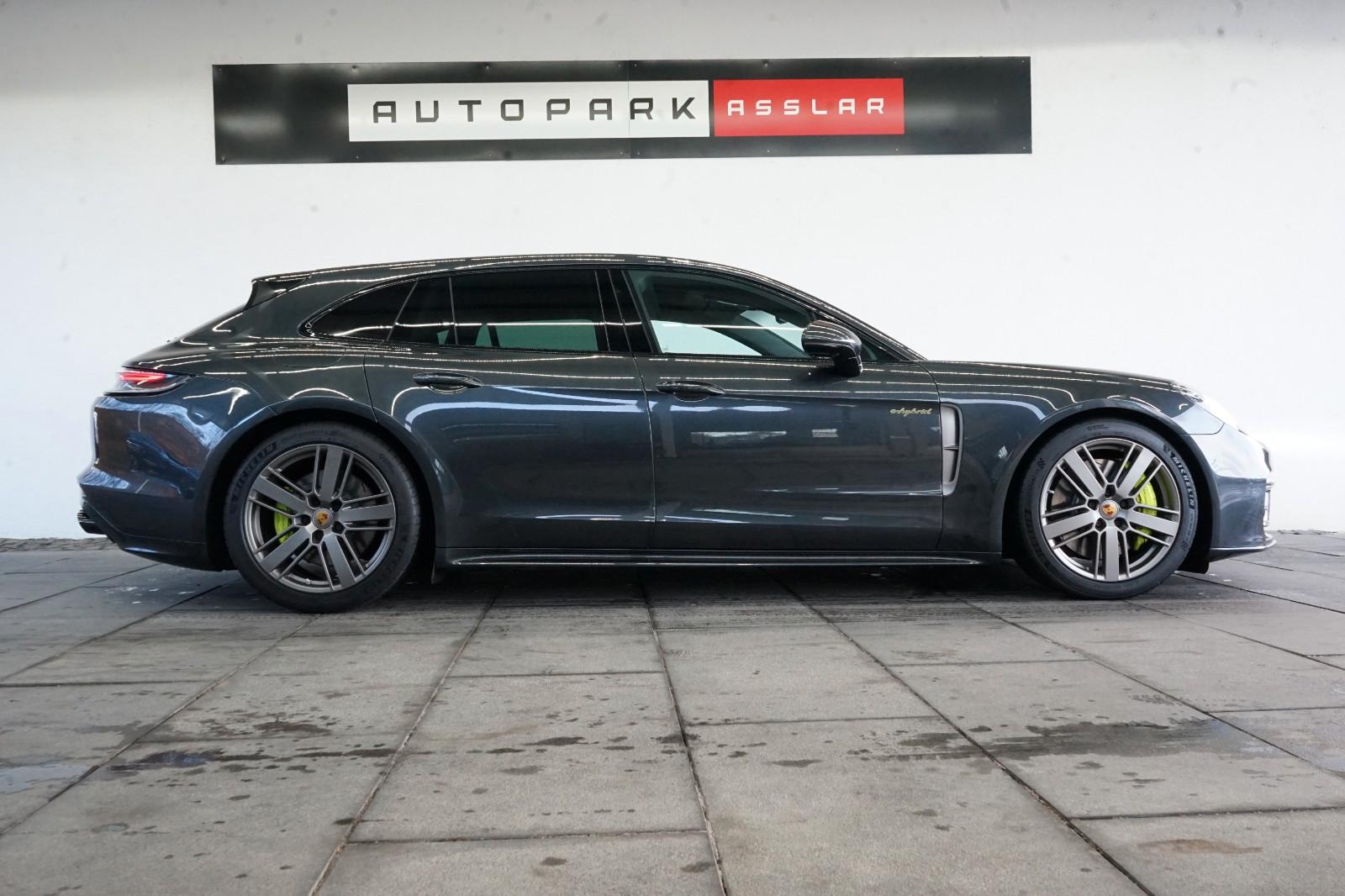 Porsche Panamera Sport Turismo 4 E-Hybrid Platinum/Sport