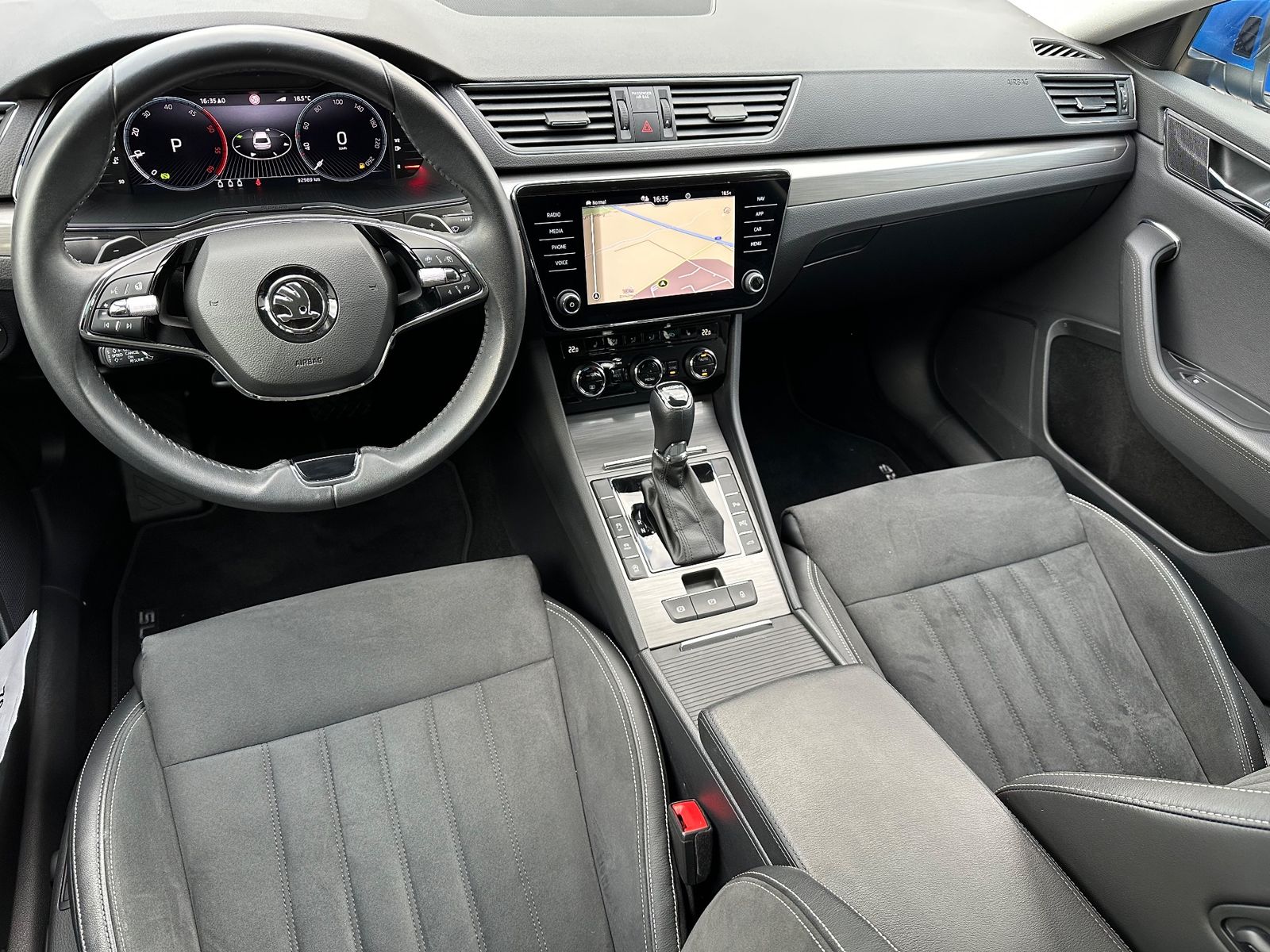 Fahrzeugabbildung SKODA Superb Combi 2.0 TDI DSG 4x4 Style NAV+LED+AHK