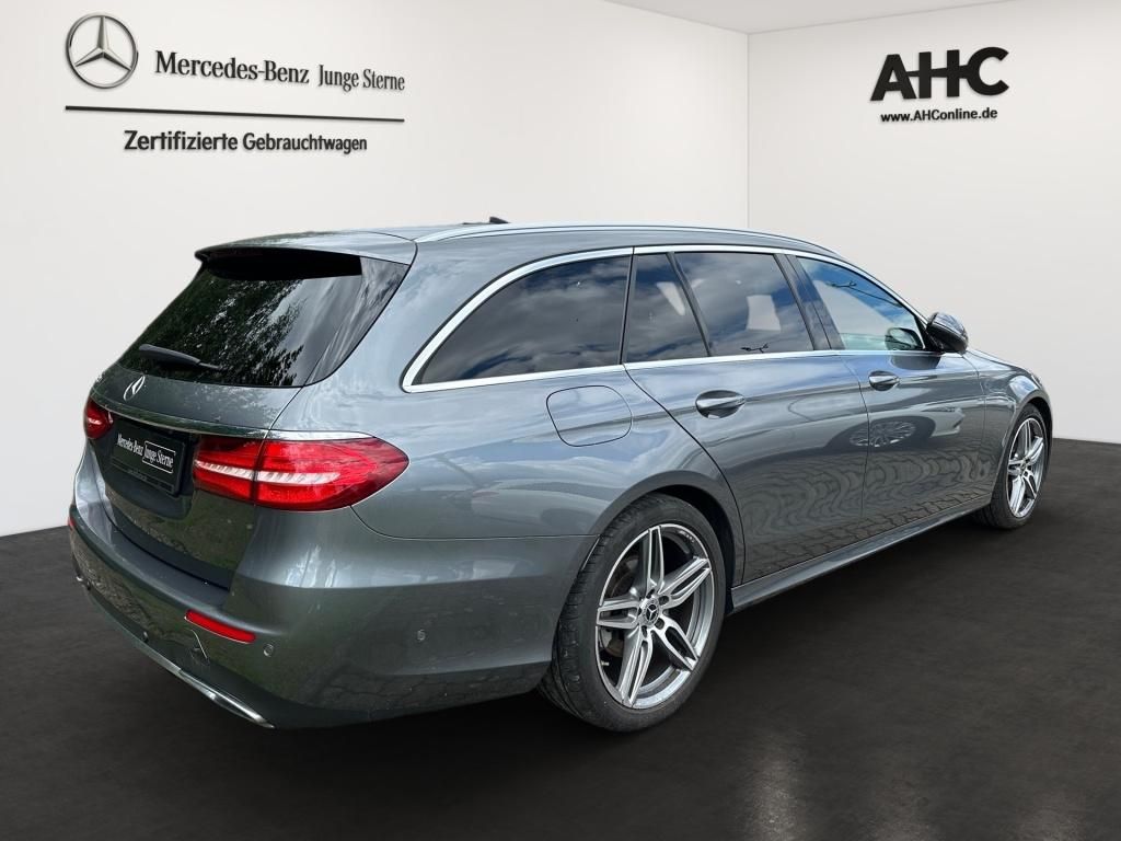 Fahrzeugabbildung Mercedes-Benz E300 dT AMG AHK Totwi. Ambie. LED SHZ Schiebe.