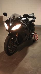 Yamaha r6Rj15 - YAMAHA 2011 R1