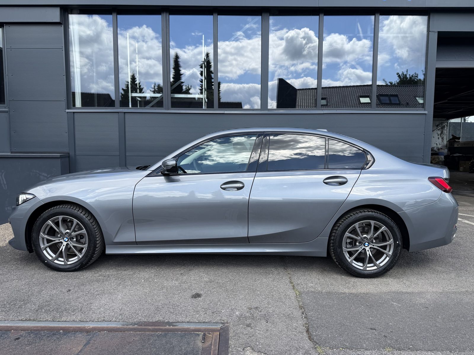 BMW 320 d xDrive | Live Cockpit Plus | Shadow Line foto 3
