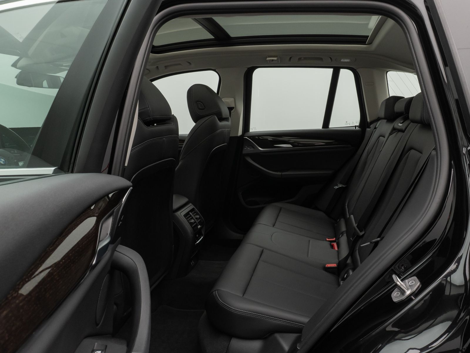 Fahrzeugabbildung BMW X3 xD30e Panorama Kamera Laser HUD DAB HiFi 18"