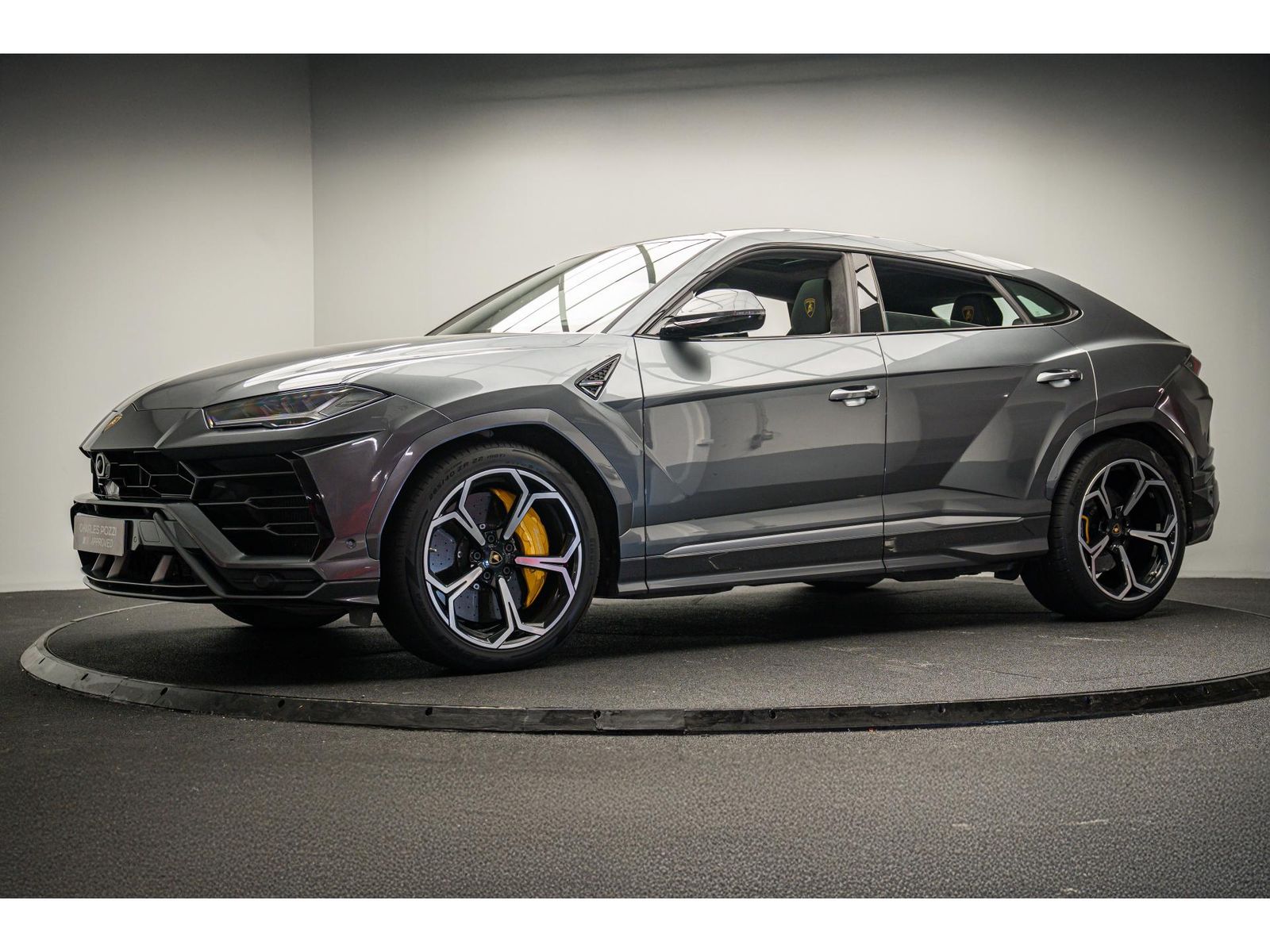 Lamborghini Urus 4.0I  V8