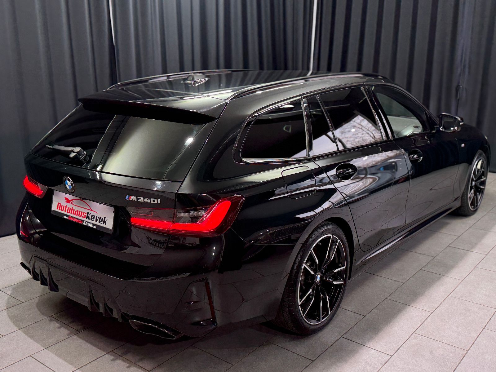 Fahrzeugabbildung BMW M340 i xDrive Touring |FACELIFT|HIFI|AHK|