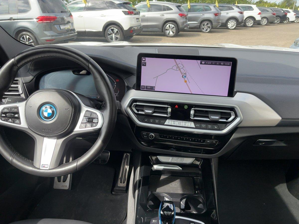 BMW iX3 Impressive AHK,AUTOM.,LED,Navi,SHZ,HUD,PDC