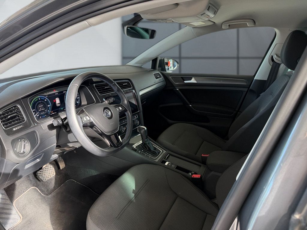Golf VII e-Golf *LED*ACTIVE INFO*NAVI*PDC*BATTER