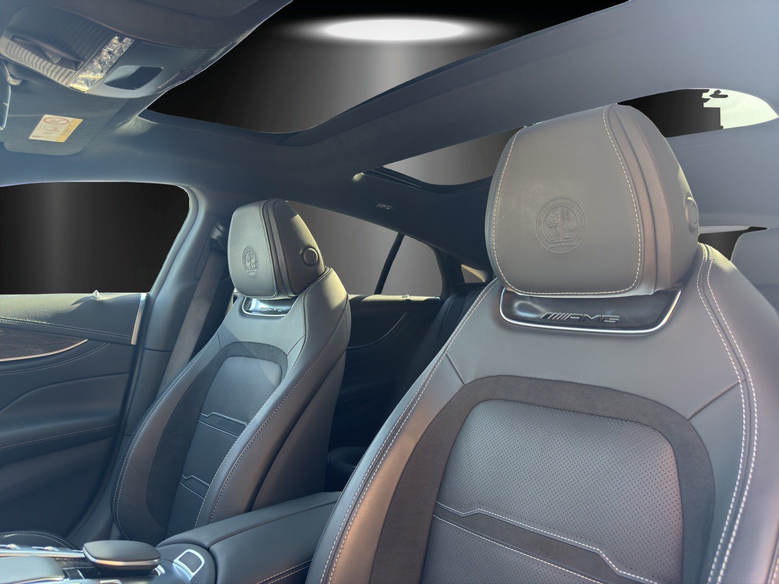 Fahrzeugabbildung Mercedes-Benz GT63S Carbon DISTRO Massage AHK Pano Standhz 21"