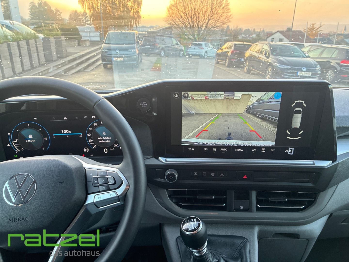 Fahrzeugabbildung Volkswagen Caravelle Life LR AHK+Digitales Cockpit+LED+ACC