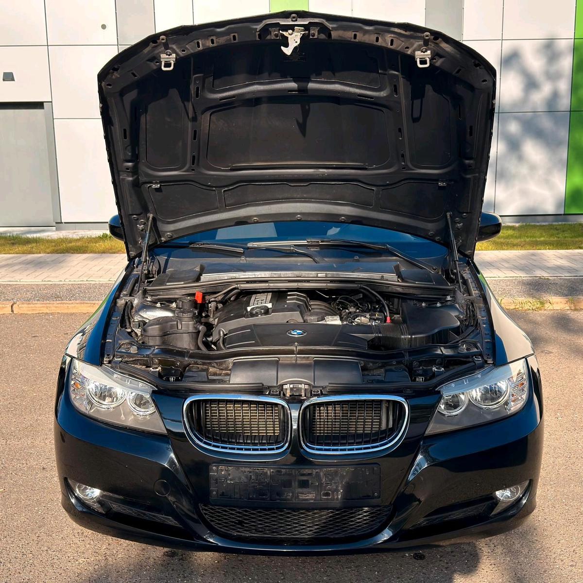 BMW 320 2011 — engine 143 HP (105kW)