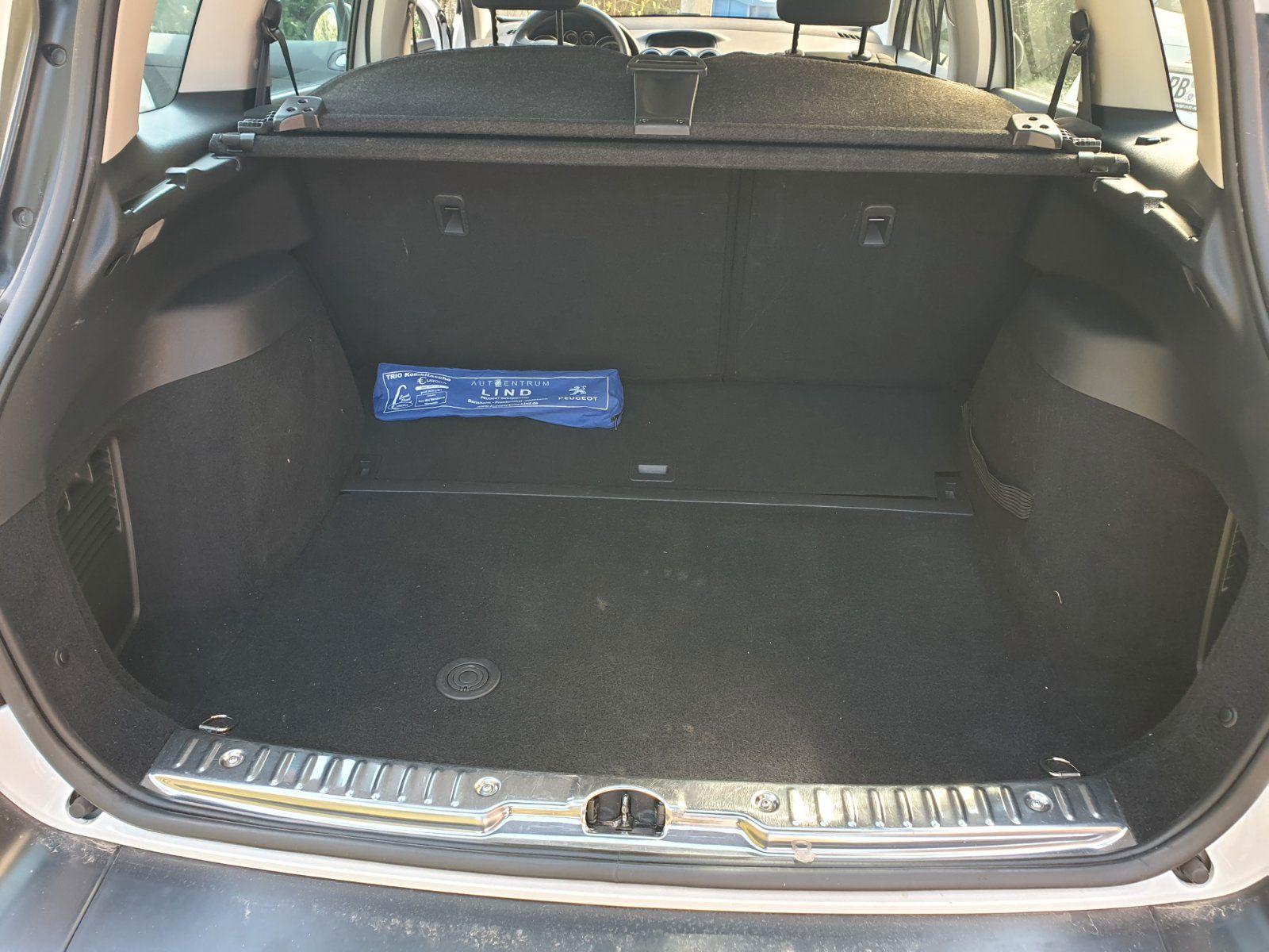 Peugeot 308 2012 — photo 11