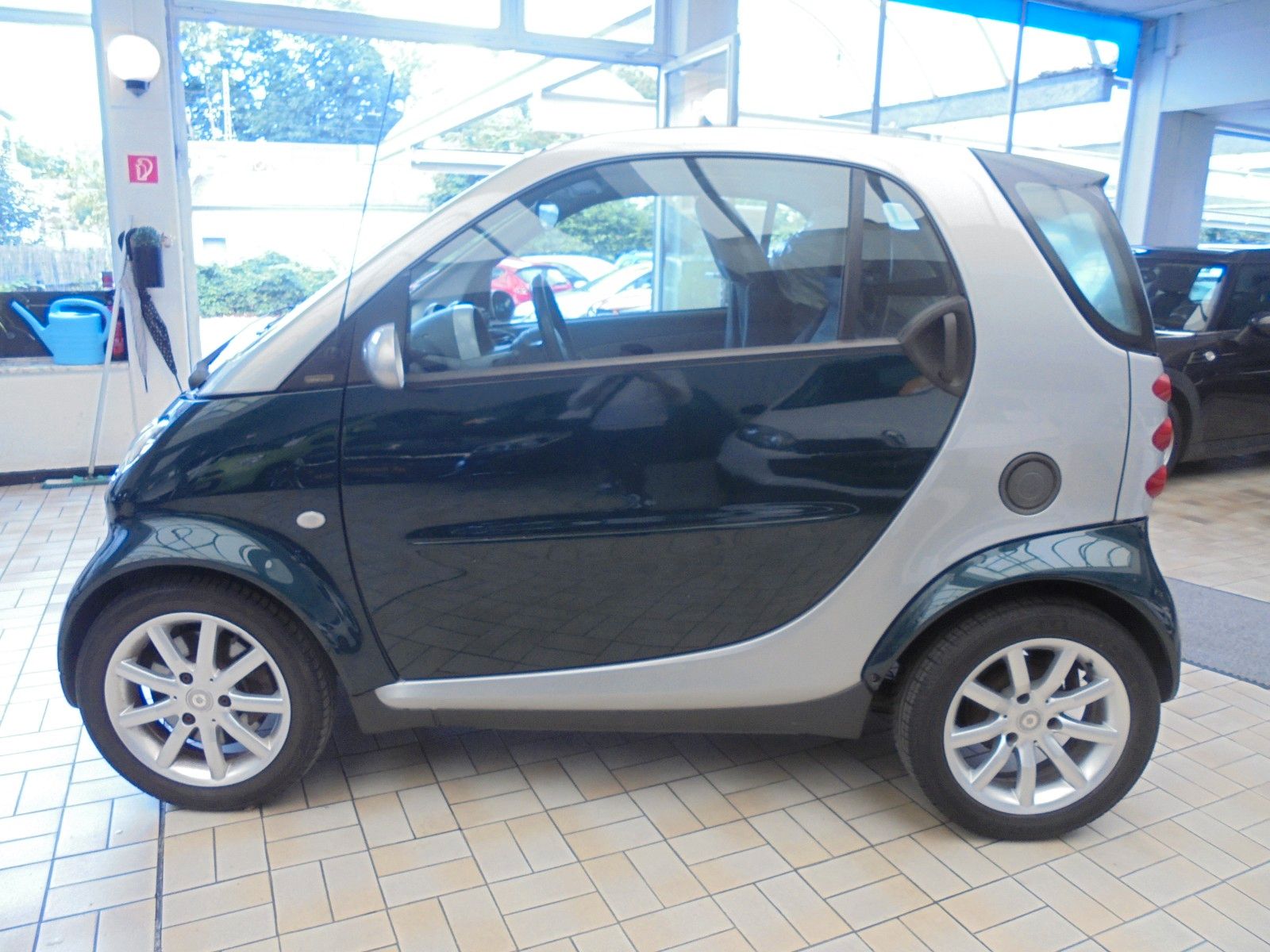 Fahrzeugabbildung Smart ForTwo Automatik/Klima/Panoramadach/Tüv neu/