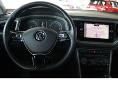 Fahrzeugabbildung Volkswagen T-Roc Style *NAVI*PANORAMA*KAMERA*LEDER*