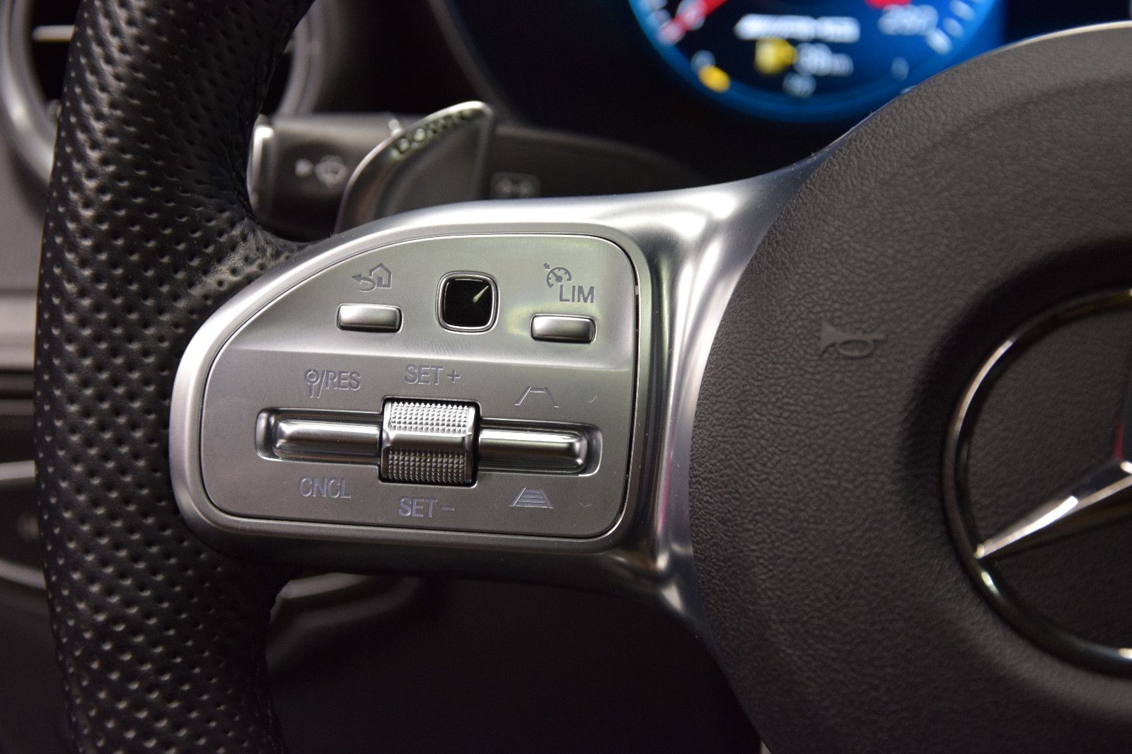 Fahrzeugabbildung Mercedes-Benz GLC 43 Coupe AMG 4Matic Pano s.AGA HuD ACC Burme