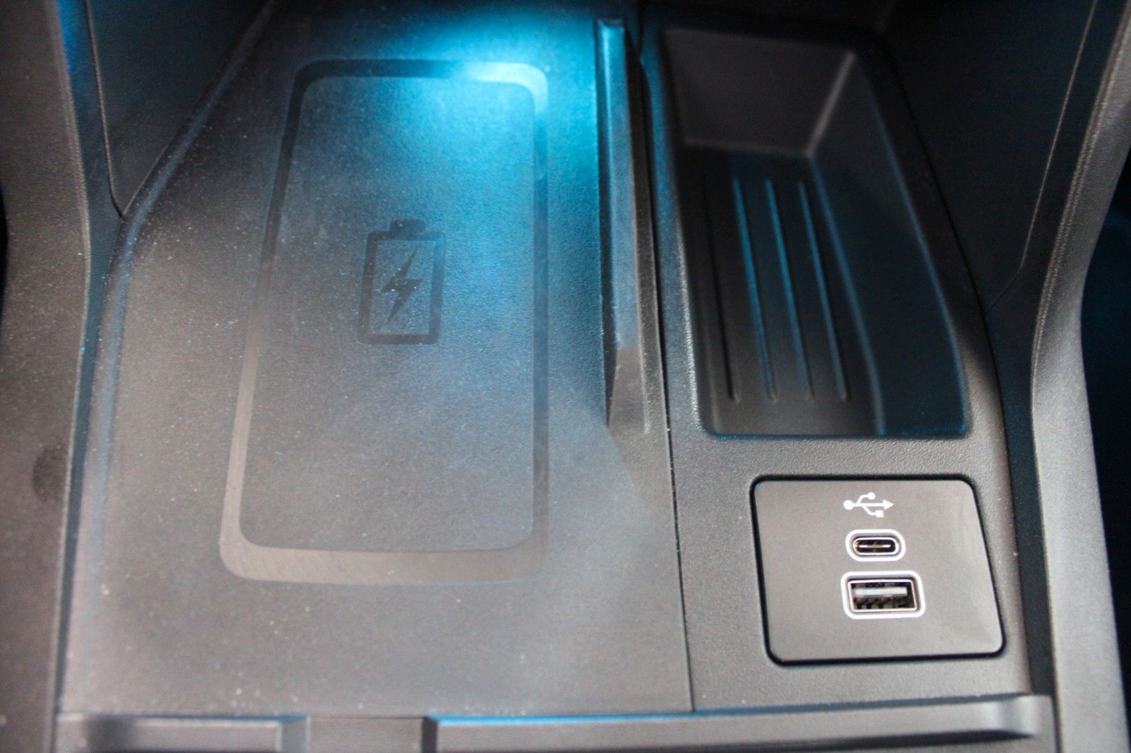 Fahrzeugabbildung Ford Puma MHEV ST-Line LED CAM el.Heckklappe WinterP.
