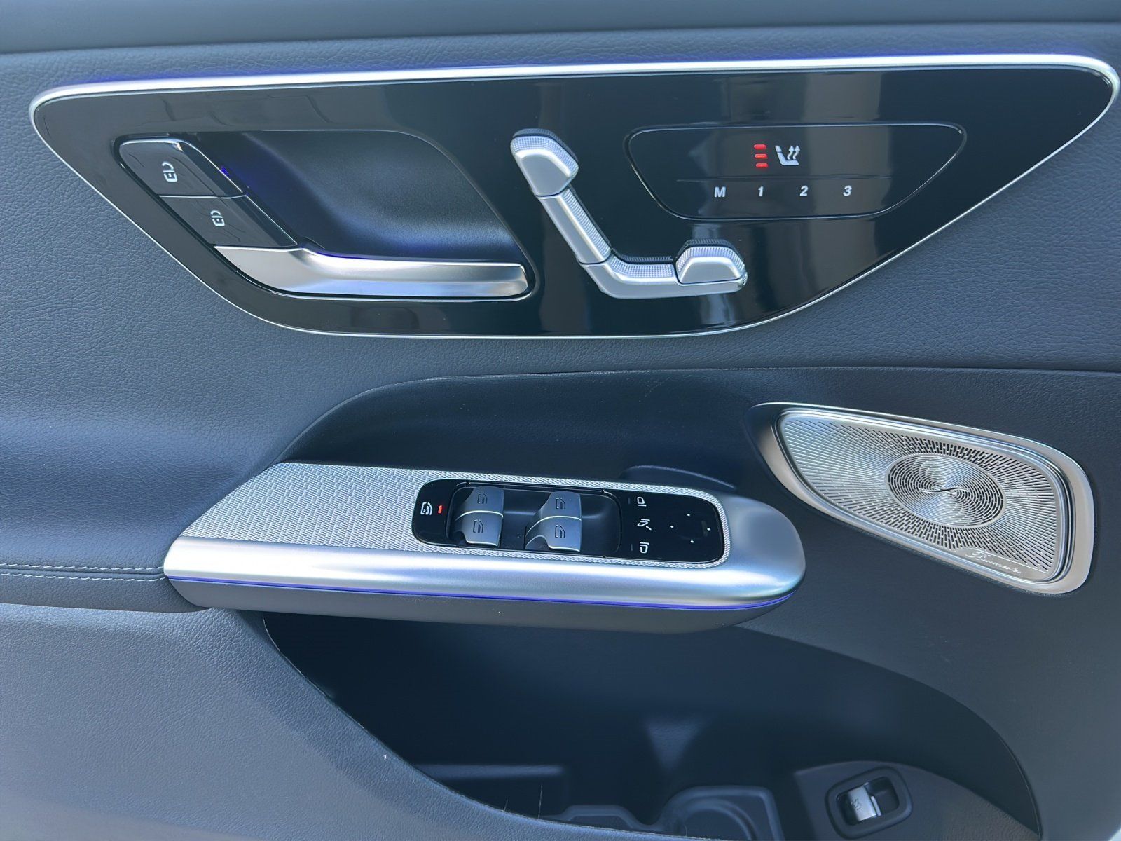 Fahrzeugabbildung Mercedes-Benz GLC 300 d 4M EDITION AMG DigLight 360° AHK Memor